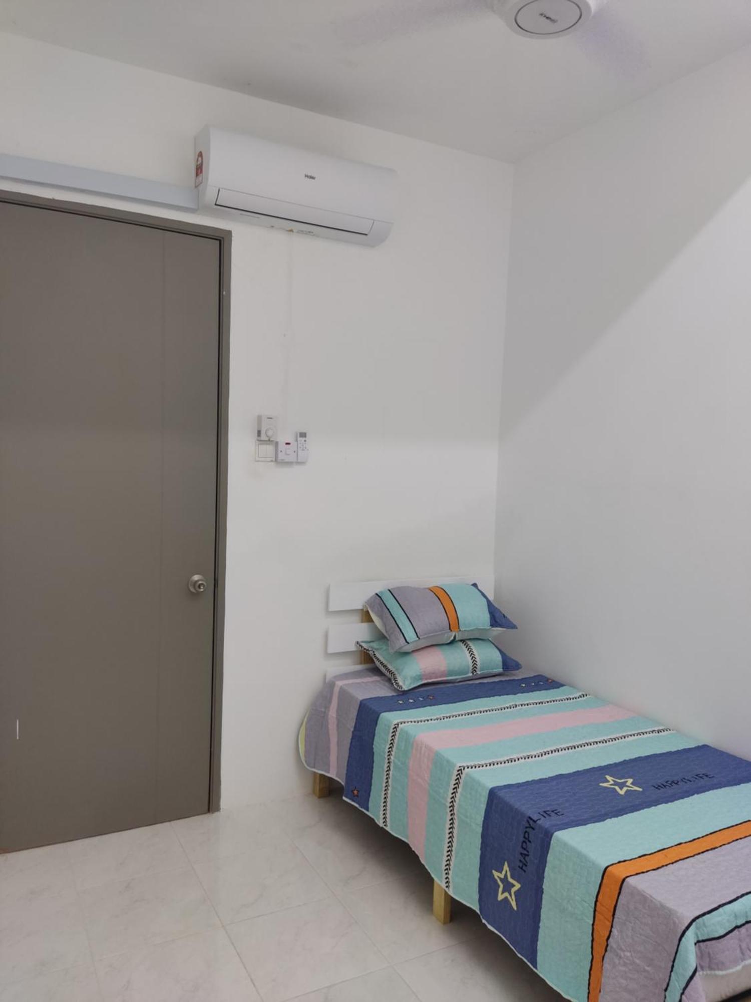 2Storey Asraf'S Homestay Seri Iskandar Exterior foto